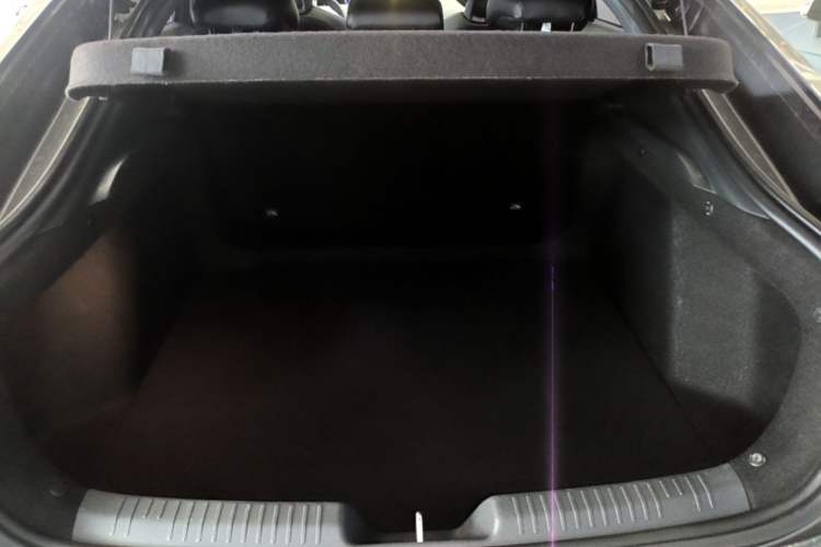 Used CHANGAN UNI-V 2022 1.5T Prestige Version Trunk