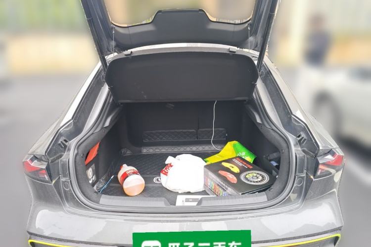 Used CHANGAN UNI-V 2022 1.5T Sport Edition Trunk