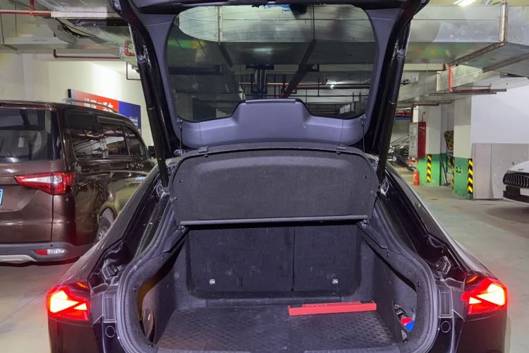 Used CHANGAN UNI-V 2022 1.5T Prestige Version Trunk