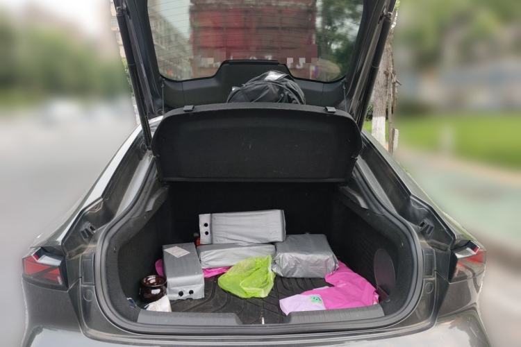 Used CHANGAN UNI-V 2022 1.5T Smart Navigation Version Trunk