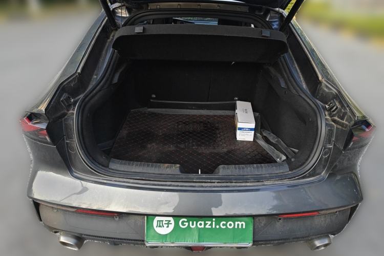 Used CHANGAN UNI-V 2022 1.5T Prestige Version Trunk