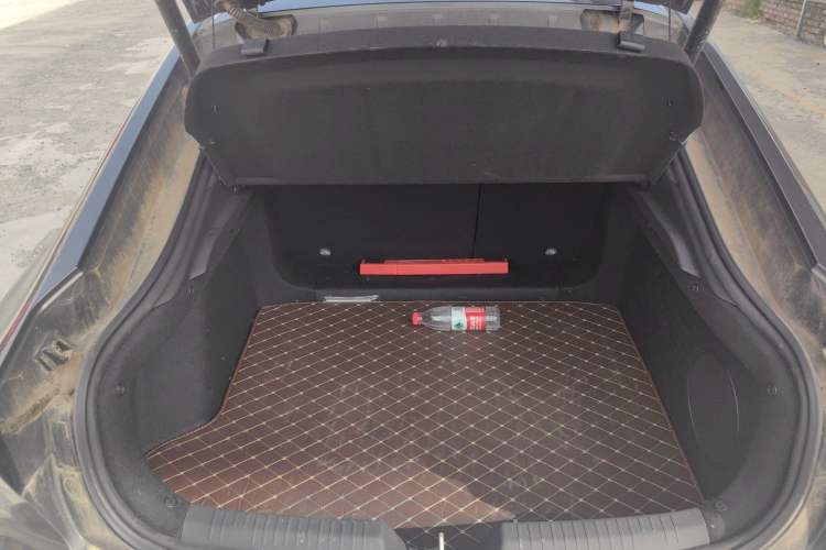 Used CHANGAN UNI-V 2022 1.5T Prestige Version Trunk