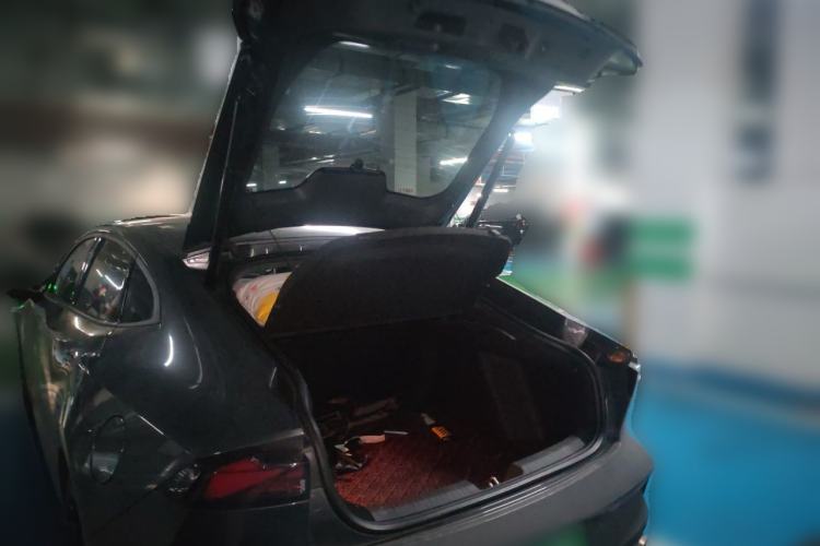 Used CHANGAN UNI-V 2022 1.5T Prestige Version Trunk