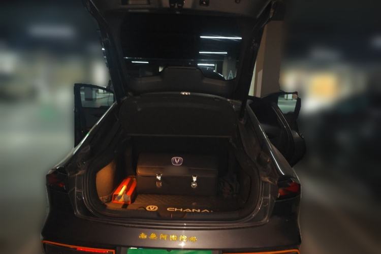 Used CHANGAN UNI-V 2022 2.0T Sporty Version Trunk