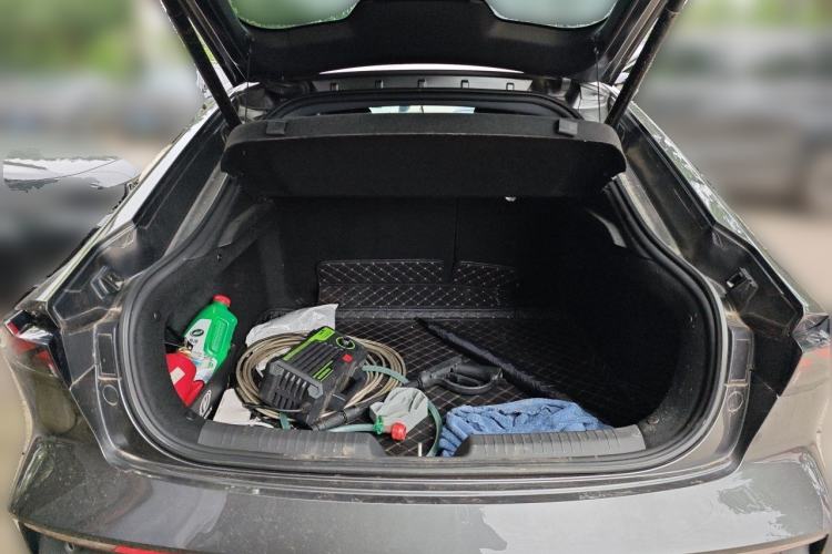 Used CHANGAN UNI-V 2022 1.5T Prestige Version Trunk