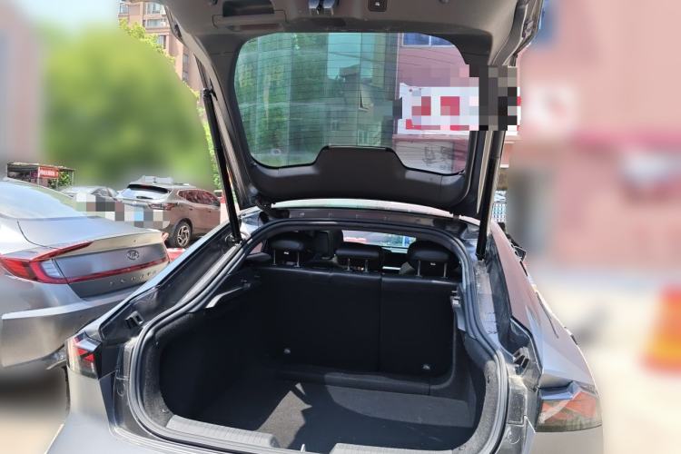 Used CHANGAN UNI-V 2022 1.5T Prestige Version Trunk