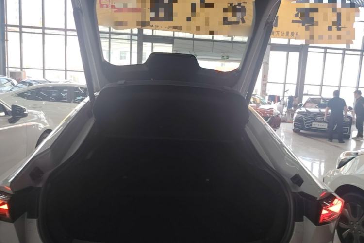 Used CHANGAN UNI-V 2022 1.5T Prestige Version Trunk