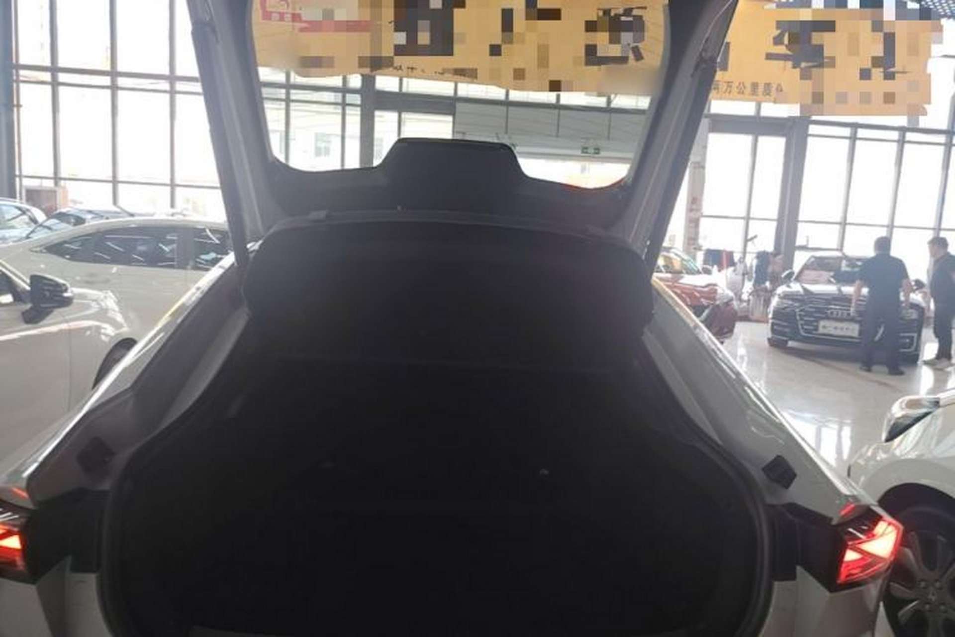 Used CHANGAN UNI-V 2022 1.5T Prestige Version Trunk