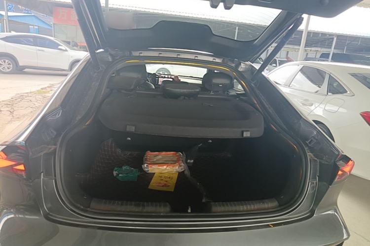 Used CHANGAN UNI-V 2022 1.5T Prestige Version Trunk
