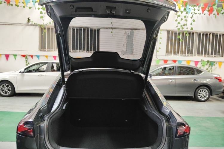 Used CHANGAN UNI-V 2022 1.5T Prestige Version Trunk