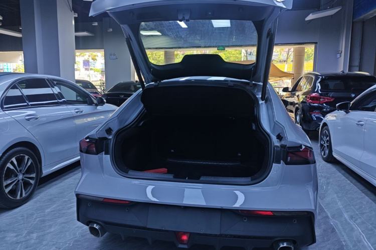 Used CHANGAN UNI-V 2022 1.5T Prestige Version Trunk