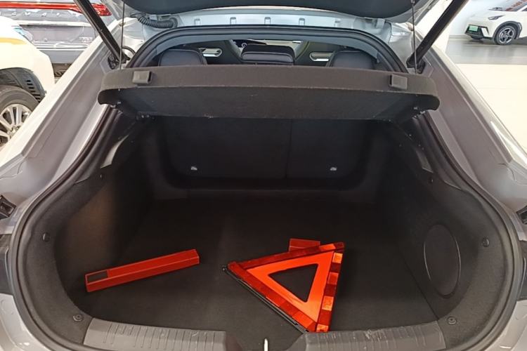 Used CHANGAN UNI-V 2022 2.0T Leading-Speed Edition Trunk