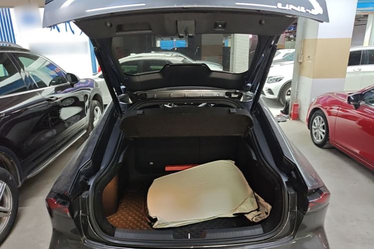 Used CHANGAN UNI-V 2022 1.5T Prestige Version Trunk