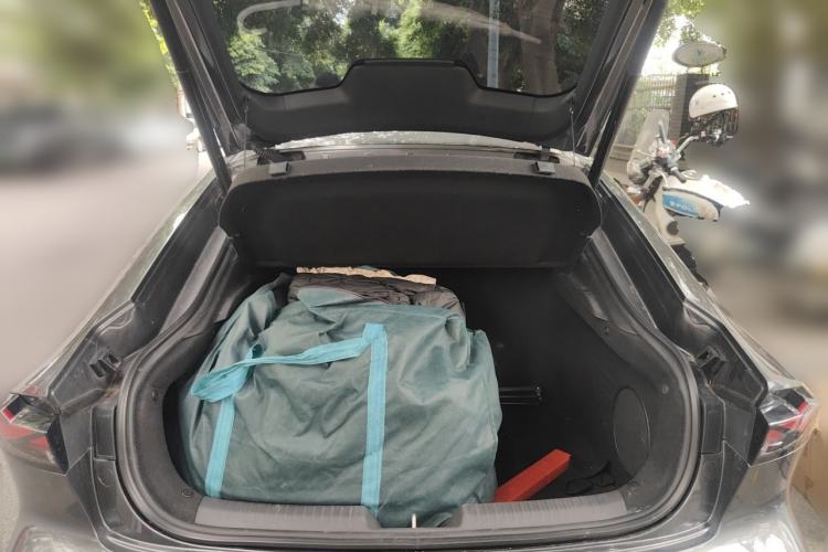 Used CHANGAN UNI-V 2022 1.5T Smart Navigation Version Trunk