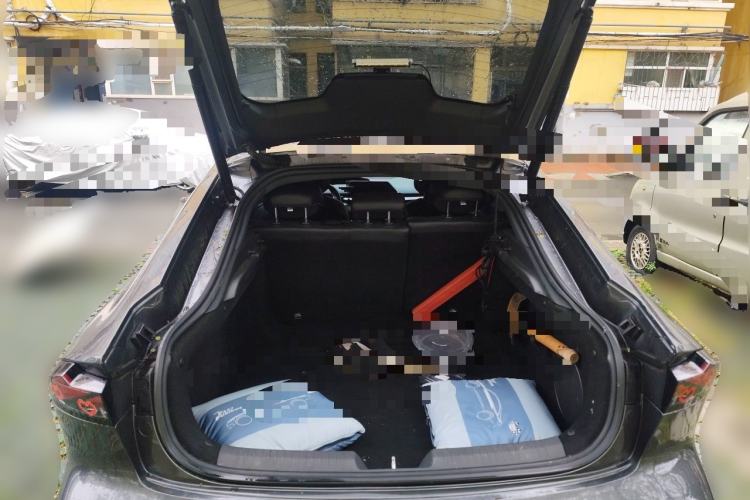 Used CHANGAN UNI-V 2022 1.5T Sport Edition Trunk