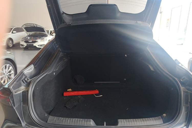 Used CHANGAN UNI-V 2022 1.5T Prestige Version Trunk