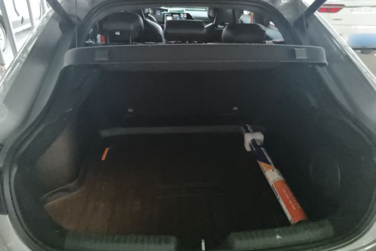 Used CHANGAN UNI-V 2022 1.5T Smart Navigation Version Trunk