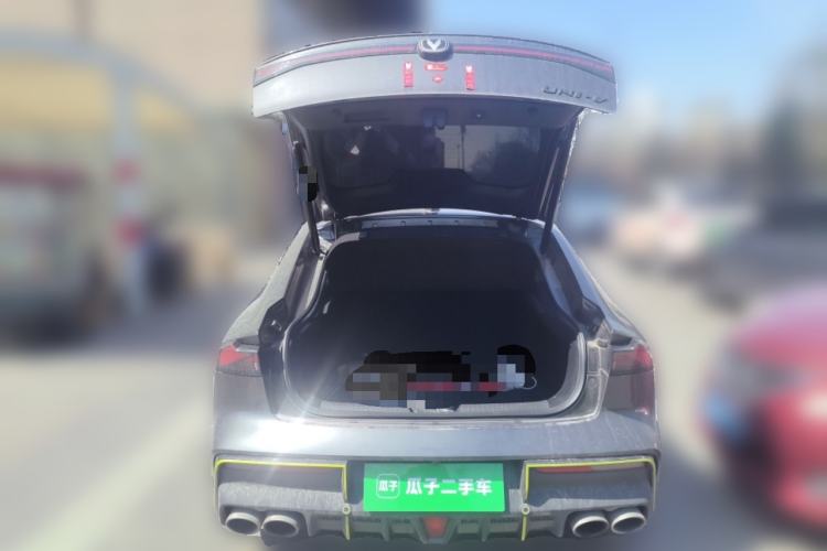 Used CHANGAN UNI-V 2022 1.5T Sport Edition Trunk