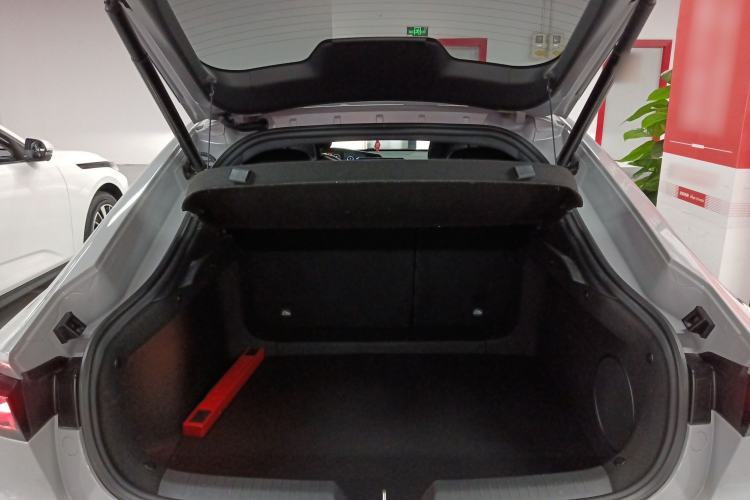 Used CHANGAN UNI-V 2022 1.5T Prestige Version Trunk