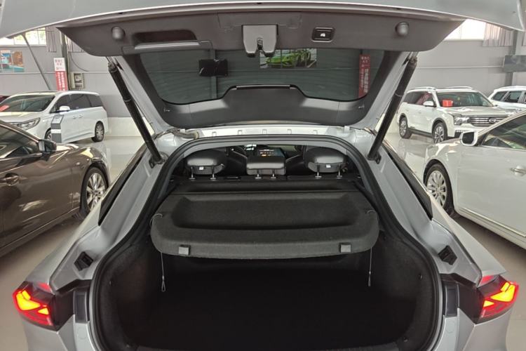 Used CHANGAN UNI-V 2022 1.5T Prestige Version Trunk