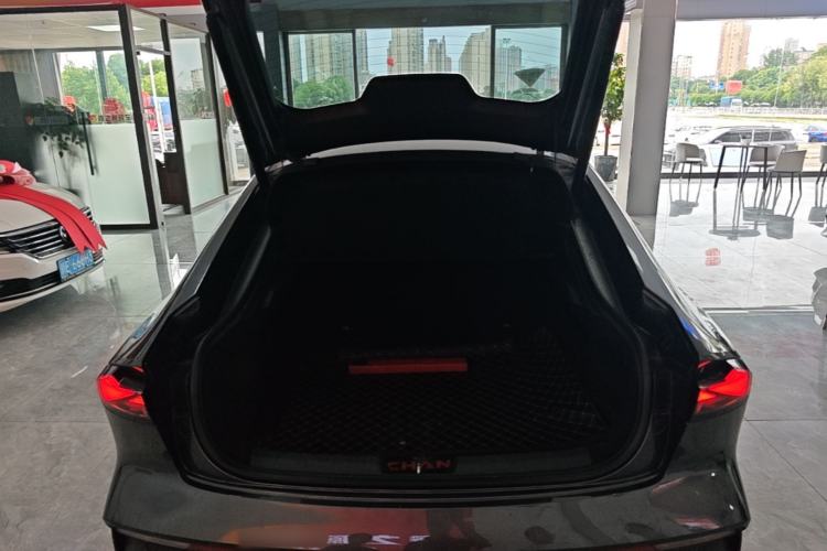Used CHANGAN UNI-V 2022 1.5T Prestige Version Trunk