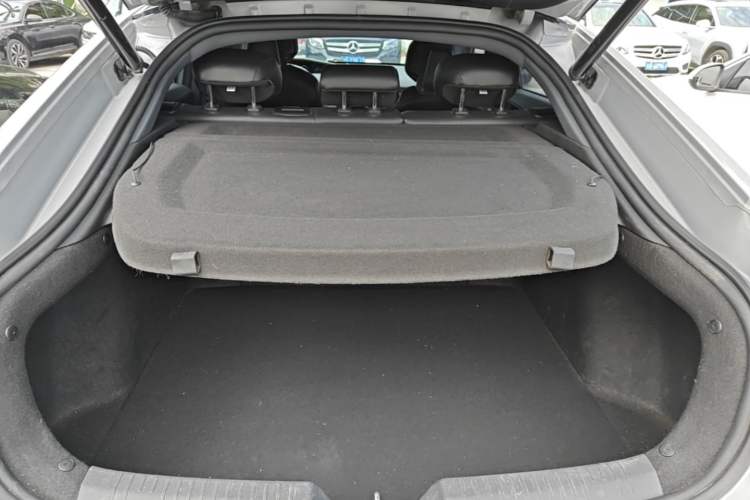 Used CHANGAN UNI-V 2022 1.5T Sport Edition Trunk