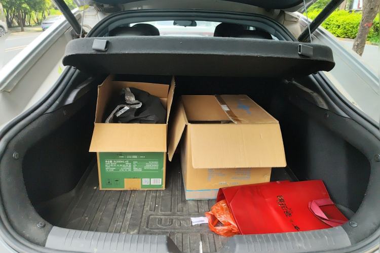 Used CHANGAN UNI-V 2022 1.5T Prestige Version Trunk