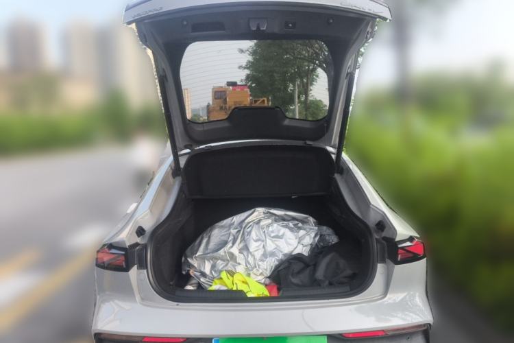 Used CHANGAN UNI-V 2022 1.5T Prestige Version Trunk