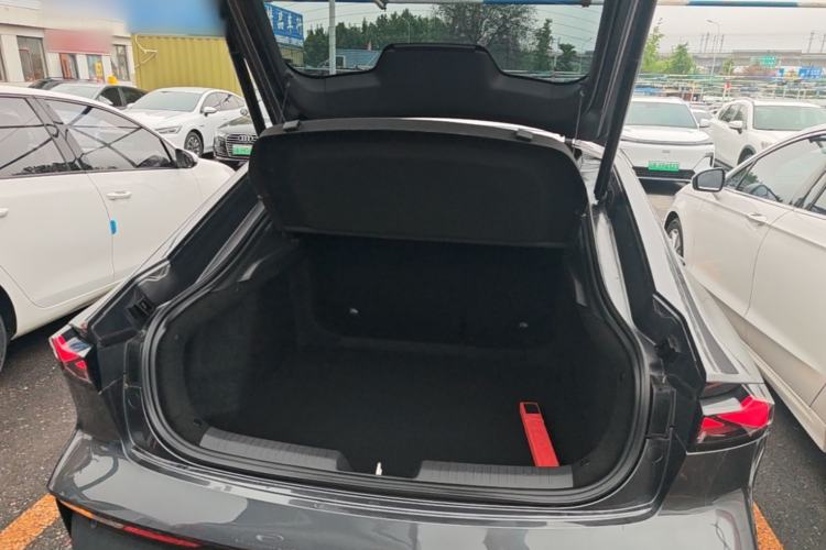 Used CHANGAN UNI-V 2022 1.5T Prestige Version Trunk