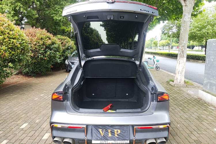Used CHANGAN UNI-V 2022 2.0T Leading-Speed Edition Trunk