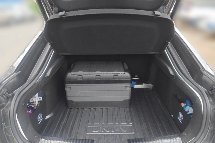 Used CHANGAN UNI-V 2022 1.5T Sport Edition Trunk