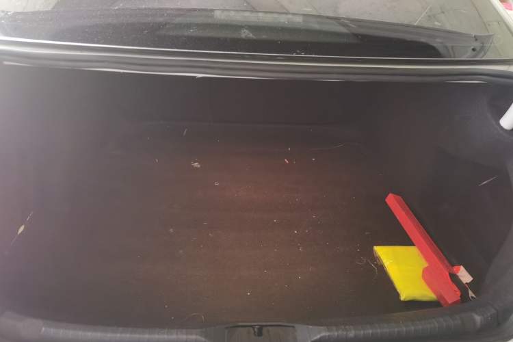 Used CHANGAN UNI-V 2022 1.5T Prestige Version Trunk