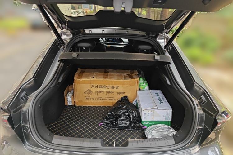 Used CHANGAN UNI-V 2022 1.5T Prestige Version Trunk