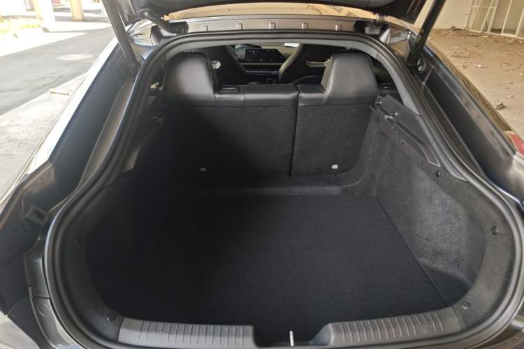Used CHANGAN UNI-V 2022 2.0T Sporty Version Trunk