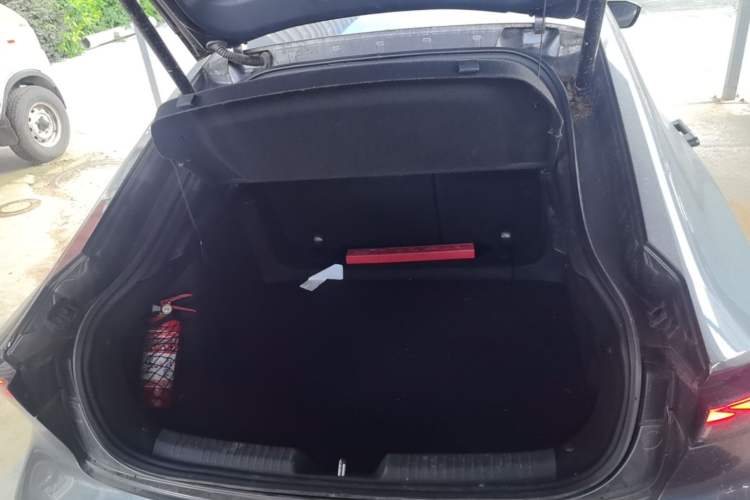 Used CHANGAN UNI-V 2022 1.5T Prestige Version Trunk