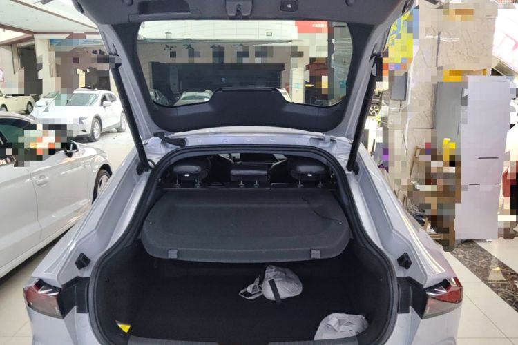 Used CHANGAN UNI-V 2022 1.5T Prestige Version Trunk