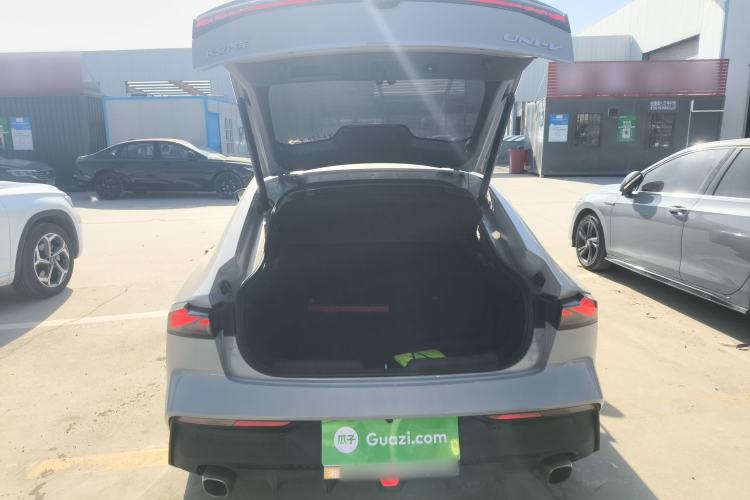 Used CHANGAN UNI-V 2022 1.5T Prestige Version Trunk