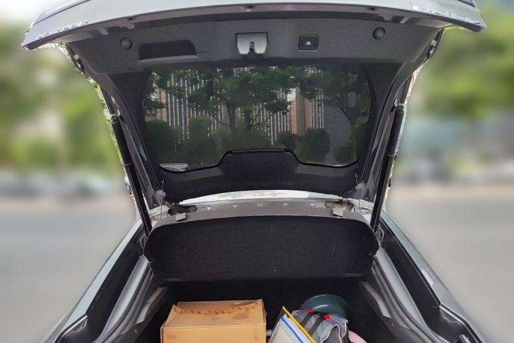 Used CHANGAN UNI-V 2022 1.5T Prestige Version Trunk