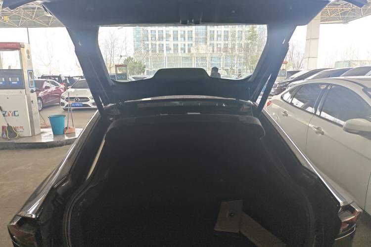 Used CHANGAN UNI-V 2022 1.5T Prestige Version Trunk
