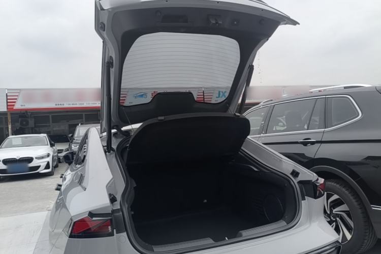 Used CHANGAN UNI-V 2022 2.0T Leading-Speed Edition Trunk