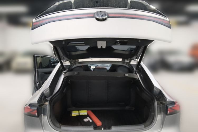 Used CHANGAN UNI-V 2022 2.0T Leading-Speed Edition Trunk