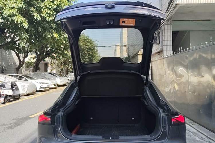 Used CHANGAN UNI-V 2022 1.5T Prestige Version Trunk