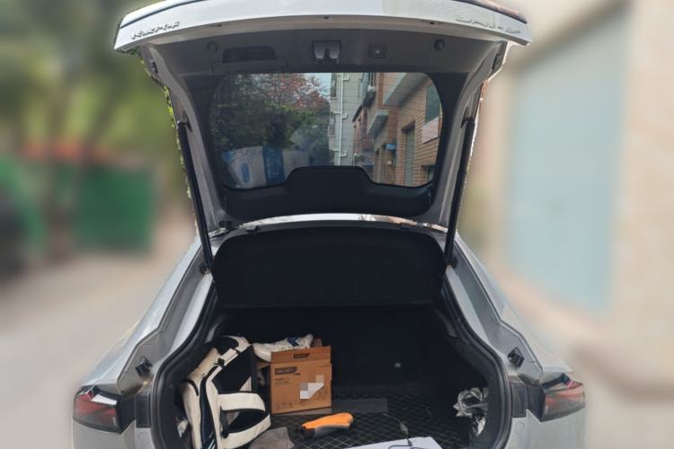 Used CHANGAN UNI-V 2022 1.5T Sport Edition Trunk