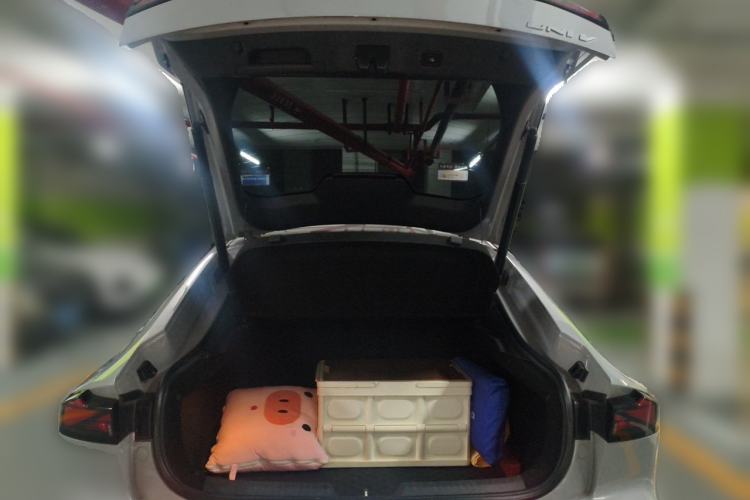 Used CHANGAN UNI-V 2022 1.5T Prestige Version Trunk