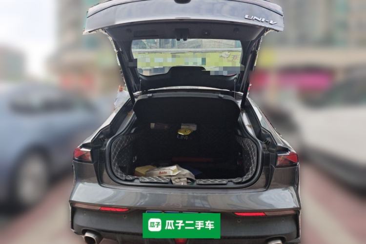 Used CHANGAN UNI-V 2022 1.5T Prestige Version Trunk