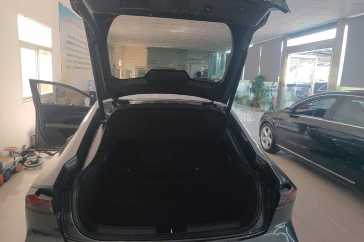 Used CHANGAN UNI-V 2022 1.5T Prestige Version Trunk