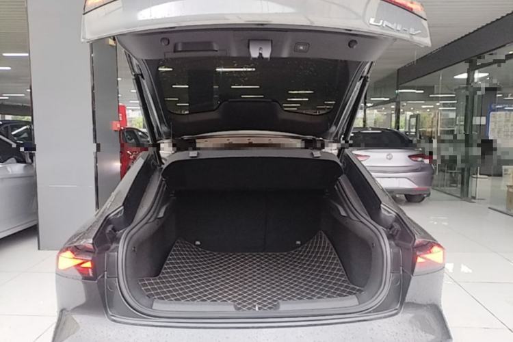 Used CHANGAN UNI-V 2022 1.5T Sport Edition Trunk
