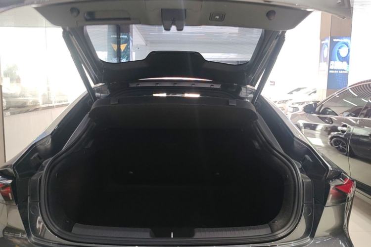 Used CHANGAN UNI-V 2022 1.5T Prestige Version Trunk