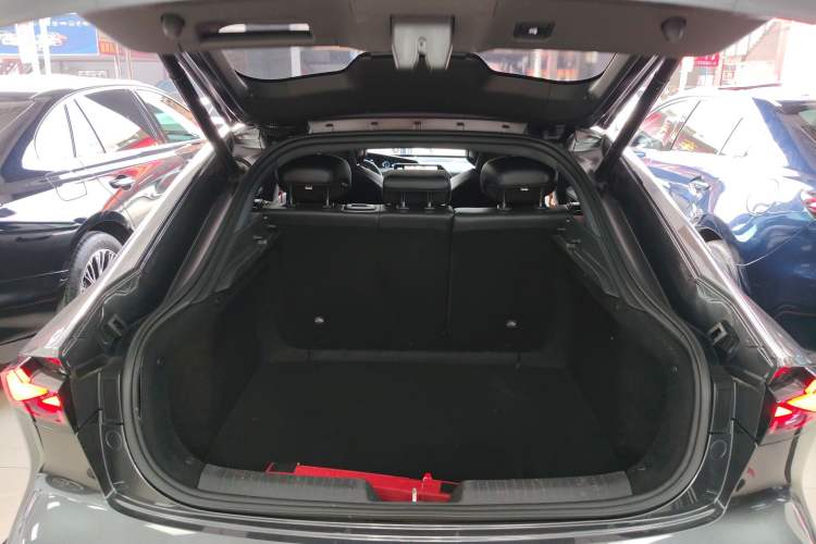 Used CHANGAN UNI-V 2022 1.5T Sport Edition Trunk