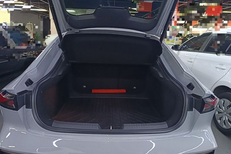 Used CHANGAN UNI-V 2022 1.5T Prestige Version Trunk